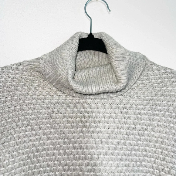 J. Crew Factory Mushroom Gray & White Knit Turtleneck Sweater Xsmall Women’s - Picture 2 of 11